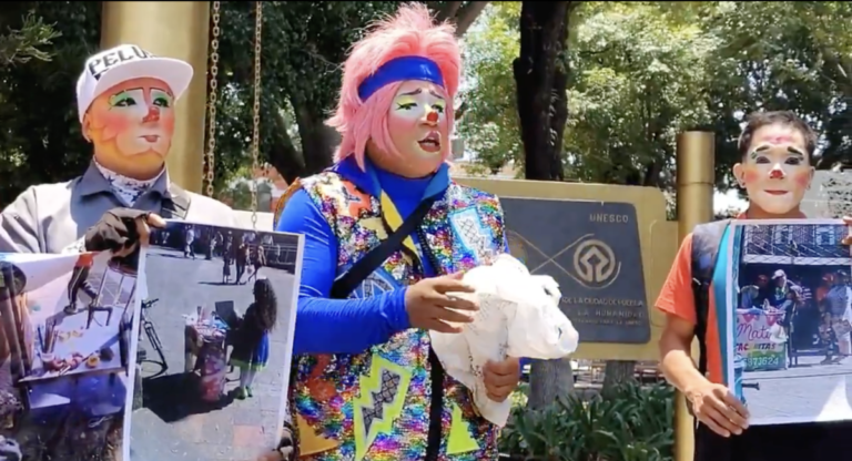 Payasos denuncian robo y amenazas del Director de Vía Pública